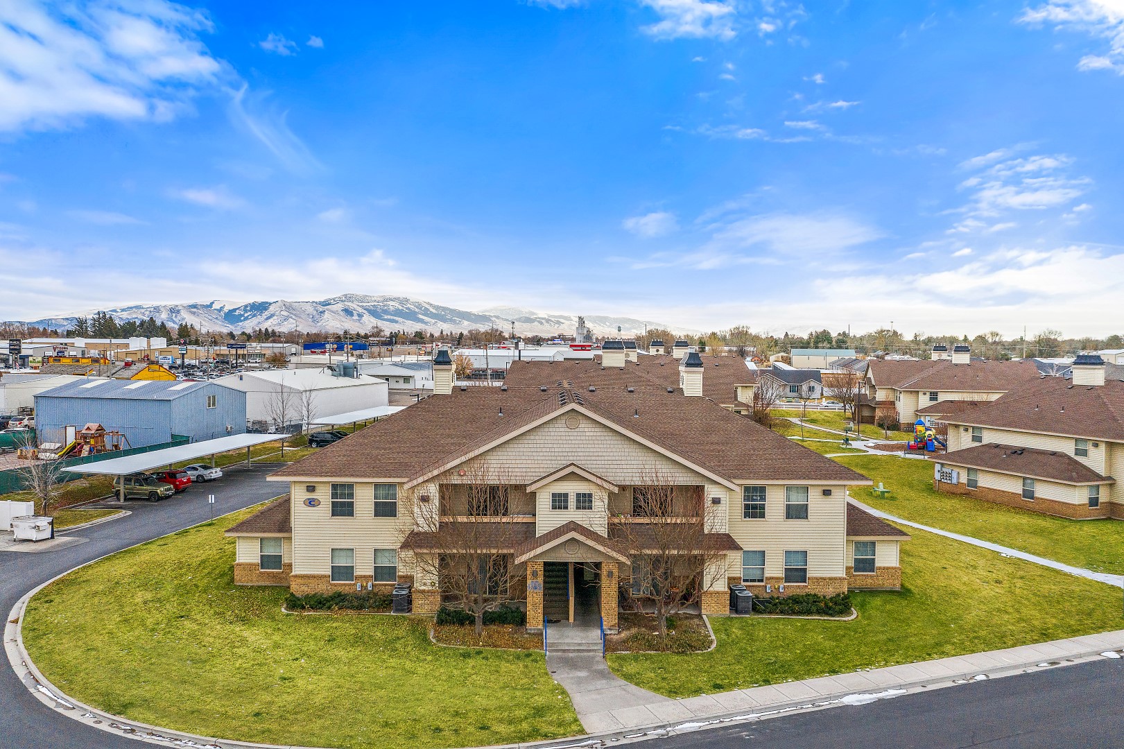 River View The Multifamily Advisory Group at Cushman & Wakefield